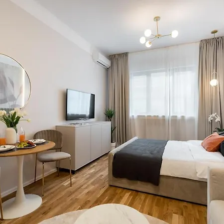 Aesthetic Cosy - Alba Apartment